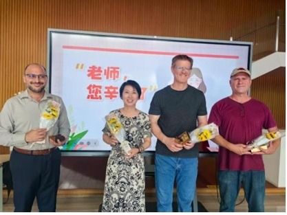 向日葵与巧克力的暖心礼赞，AI与诗意的温情交汇